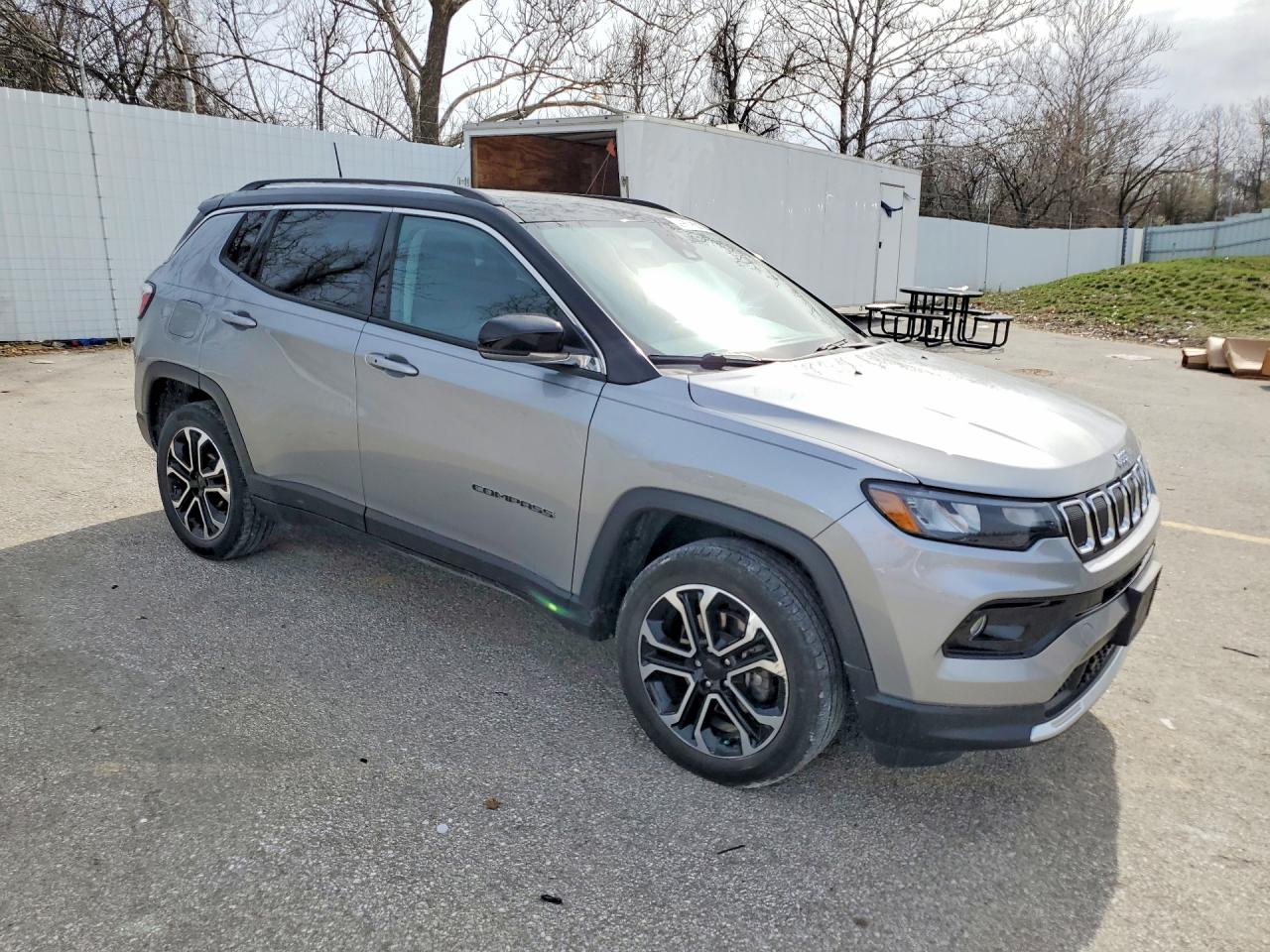2022 Jeep Compass VIN 3C4NJDCB4NT104430 COPART salvage auction — Minor Dent/Scratches, MO - CERTIFICATE OF TITLE, sold $16,300 on 2026-07-09 (photo 4)
