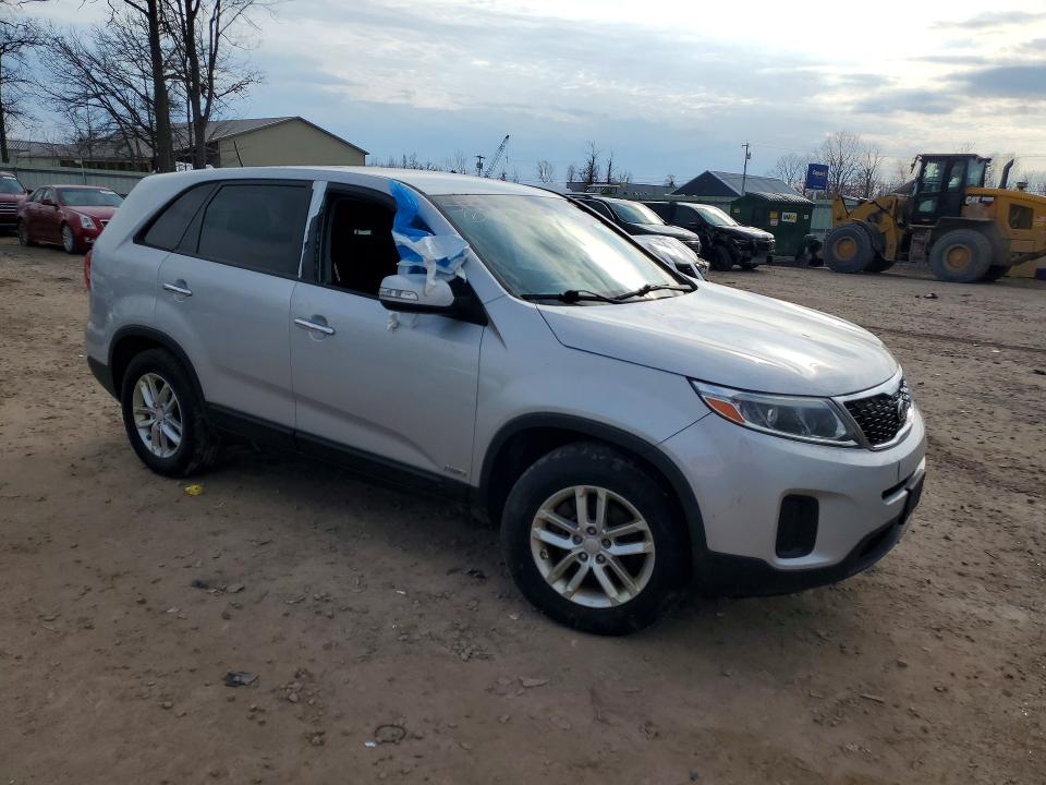 2015 Kia Sorento VIN 5XYKTCA68FG622692 COPART salvage auction — VANDALISM, Ny - Mv-907A Salvage Certificate, sold $1,150 on 2026-07-06 (photo 4)