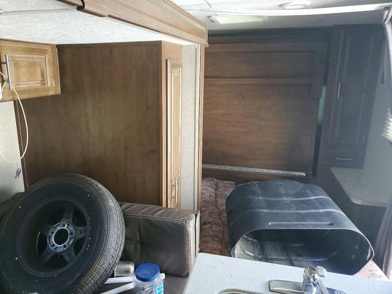 2020 Forest river Real lite VIN 4X4TRLW29LD434356 COPART salvage auction — REAR END, CA - SALVAGE CERTIFICATE, sold $1,850 on 2026-07-09 (photo 5)