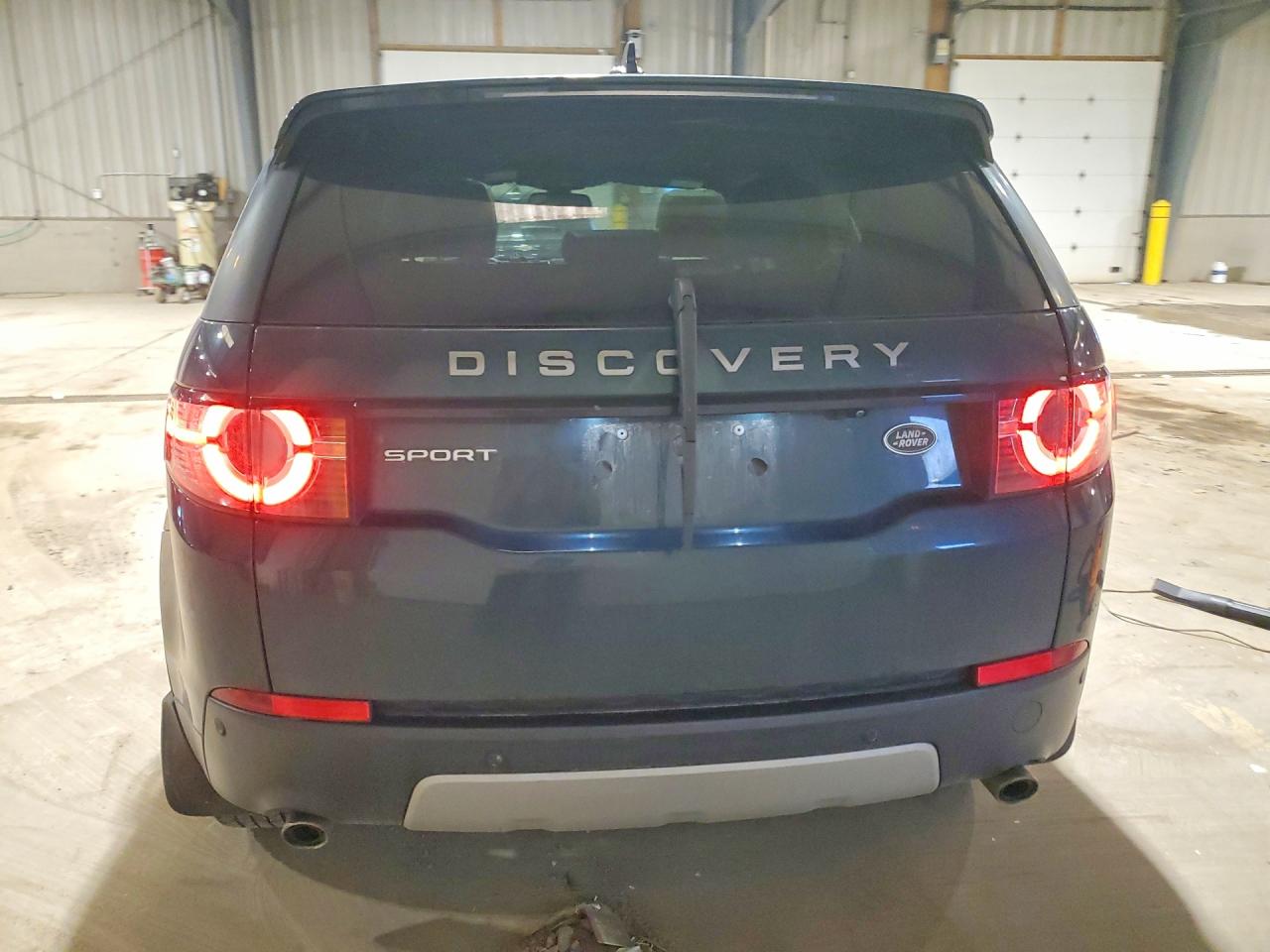 2016 Land Rover Discovery Sport VIN SALCR2BG2GH552886 COPART salvage auction — Minor Dent/Scratches, PA - CERT OF TITLE, sold $2,000 on 2026-04-08 (photo 6)
