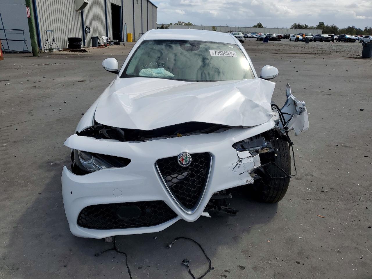 2017 Alfa romeo Giulia VIN ZARFAEBN3H7535619 COPART salvage auction — Front End, FL - CERT OF TITLE SLVG REBUILDABLE, sold $3,450 on 2026-06-24 (photo 5)