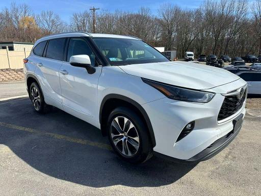2022 Toyota Highlander VIN 5TDGZRBH8NS583210 COPART salvage auction — FRONT END, Ma - Certificate Of Title, sold $22,100 on 2026-07-15 (photo 4)