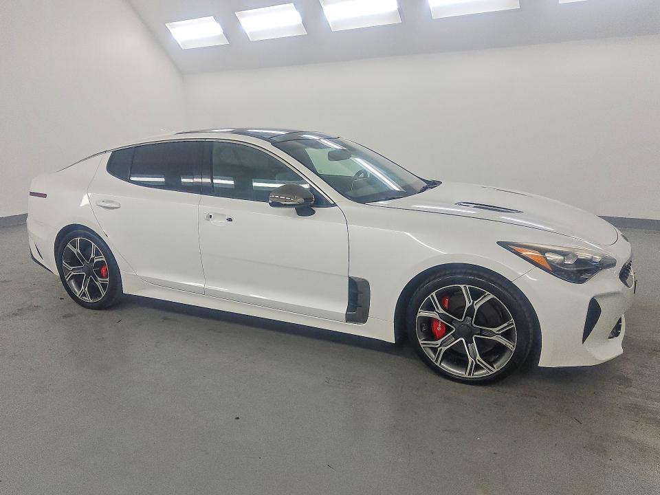 2018 Kia Stinger VIN KNAE55LC9J6035528 COPART salvage auction — NORMAL WEAR, WV - CERTIFICATE OF TITLE, sold $8,200 on 2026-07-28 (photo 4)