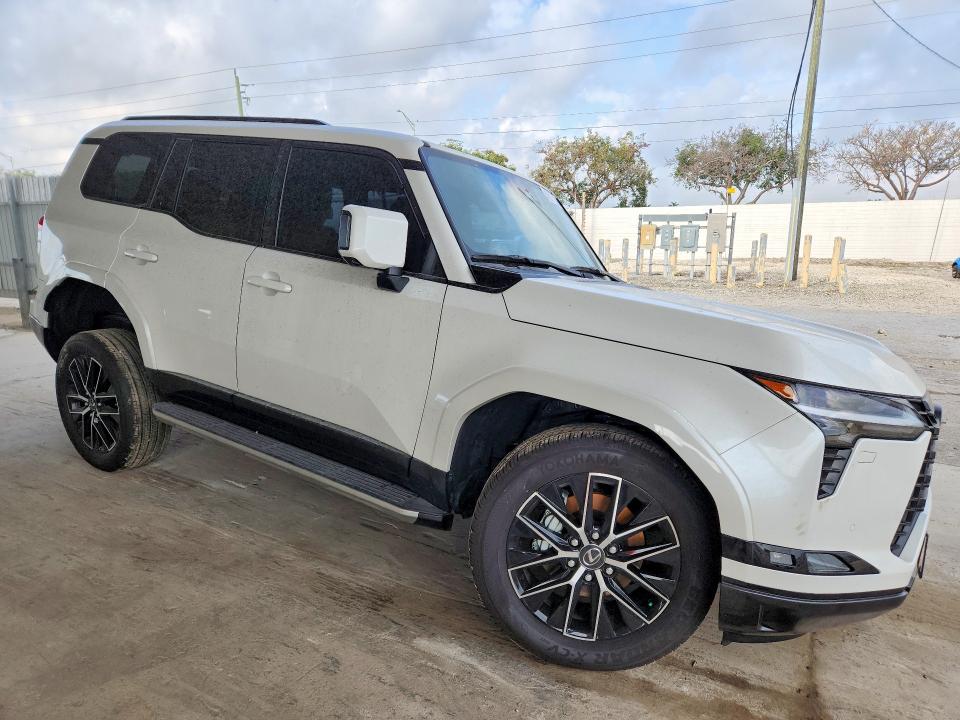 2025 Lexus Gx VIN JTJTBCDX5S5063839 COPART salvage auction — SIDE, Salvage Title, sold $54,000 on 2026-08-12 (photo 4)