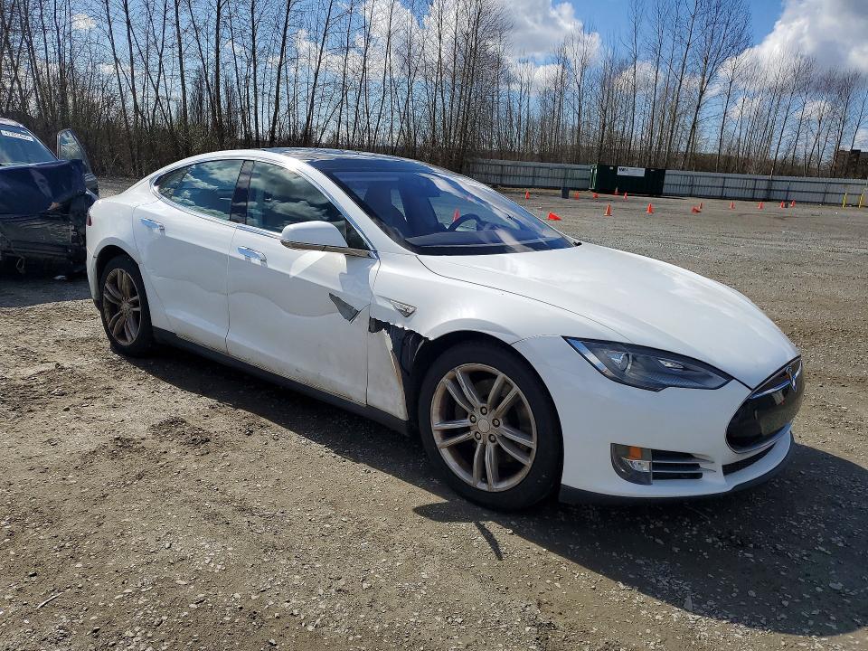 2013 Tesla Model s VIN 5YJSA1AC8DFP10940 COPART salvage auction — FRONT END, Salvage Title, sold $2,550 on 2026-07-13 (photo 4)