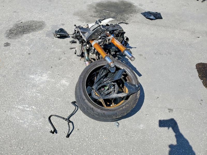 2022 Yamaha Yzfr1 VIN JYARN66E6NA002508 COPART salvage auction — ROLLOVER, Fl - Certificate Of Destruction, sold $625 on 2026-07-02 (photo 5)