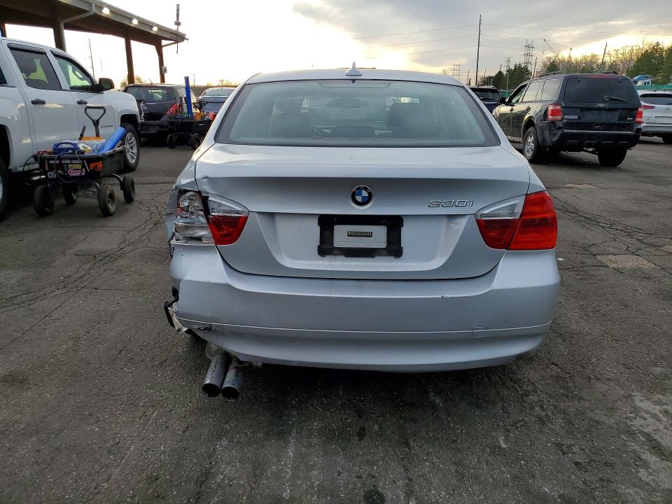 2006 BMW 3er VIN WBAVB335X6PS06318 COPART salvage auction — REAR END, Co - Public - Salvage Title, sold $300 on 2026-07-02 (photo 6)