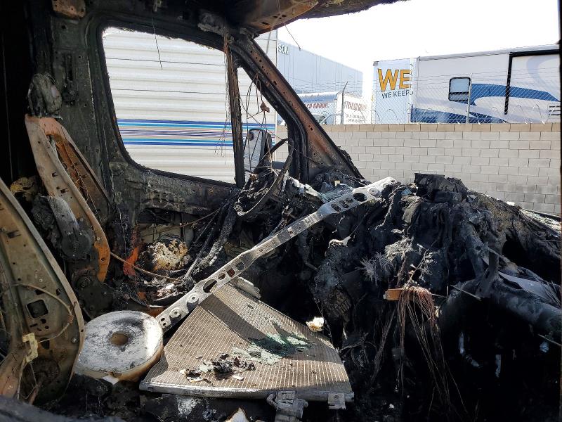 2007 Dodge Sprinter VIN WDXPF445879344104 COPART salvage auction — BURN, Ca - Non-Repairable Vehicle Cert, sold $50 on 2026-07-23 (photo 5)