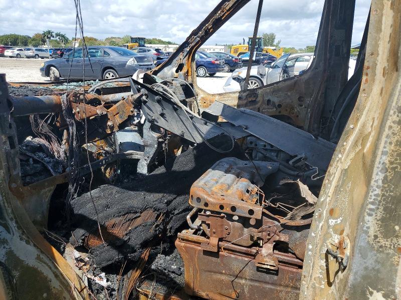 2019 Ford Transit VIN 1FTBW2CG1KKA18980 COPART salvage auction — BURN, Fl - Cert Of Destruct-No Vin Plate, sold $350 on 2026-07-02 (photo 8)