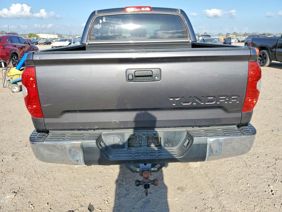 2017 Toyota Tundra VIN 5TFEM5F13HX119753 COPART salvage auction — MINOR DENT/SCRATCHES, Tx - Certificate Of Title, sold $9,200 on 2026-07-30 (photo 6)