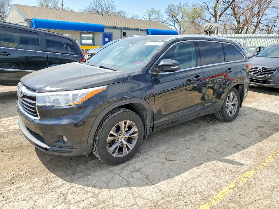 2015 Toyota Highlander VIN 5TDJKRFH5FS101430 COPART salvage auction — REAR END, KS - CERT OF TITLE-SALVAGE, sold $7,300 on 2026-07-27 (photo 1)