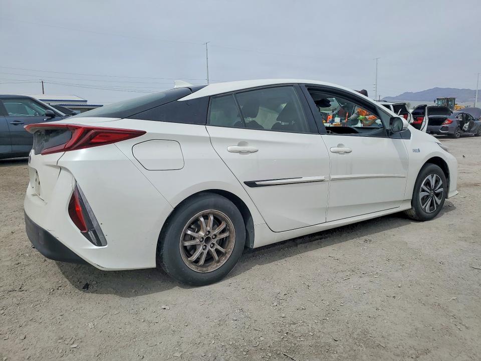 2018 Toyota Prius VIN JTDKARFP0J3101411 COPART salvage auction — SIDE, NV - SALVAGE TITLE, sold $6,300 on 2026-07-21 (photo 3)