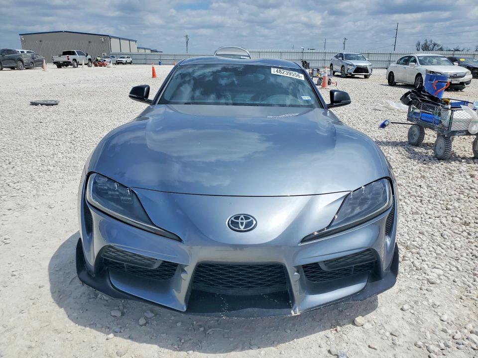 2022 Toyota Supra VIN WZ1DB0C0XNW050675 COPART salvage auction — SIDE, Tx - Salvage Vehicle Title, sold $20,100 on 2026-07-02 (photo 5)
