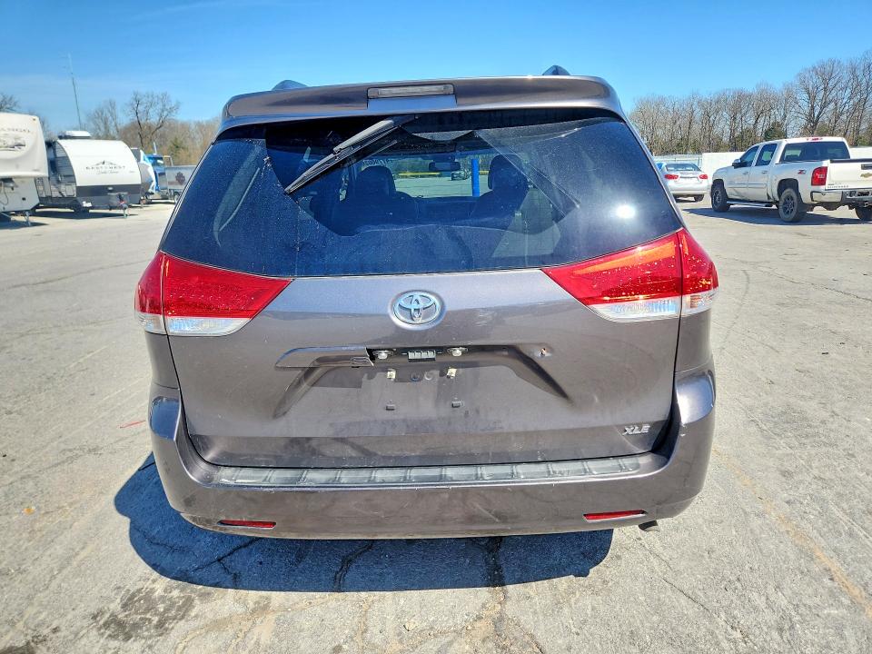 2014 Toyota Sienna VIN 5TDYK3DC0ES427623 COPART salvage auction — FRONT END, Il - Salvage Certificate, sold $2,450 on 2026-07-29 (photo 6)
