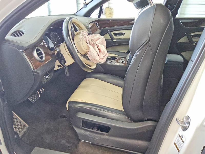 2017 Bentley Bentayga VIN SJAAC2ZV8HC015170 COPART salvage auction — FRONT END, Fl - Certificate Of Title, sold $22,100 on 2026-07-08 (photo 7)