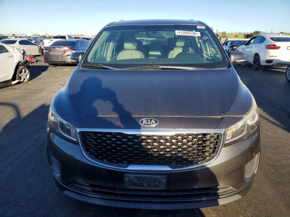 2017 Kia SEDONA VIN KNDMB5C1XH6244163 COPART salvage auction — MINOR DENT/SCRATCHES, Salvage Title, sold $1,150 on 2026-07-27 (photo 5)