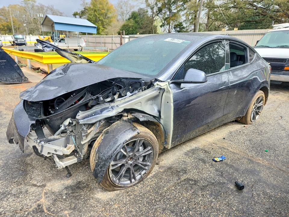 2025 Tesla Model y VIN 7SAYGDEE3SA361432 COPART salvage auction — FRONT END, Va - Cert Of Title - Salvage, sold $225 on 2026-07-28 (photo 1)