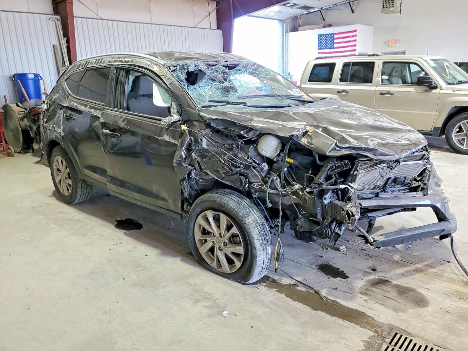 2019 Hyundai Tucson VIN KM8J3CA42KU990445 COPART salvage auction — ALL OVER, Md - Cert Of Salvage > 75% Damage, sold $375 on 2026-07-24 (photo 4)