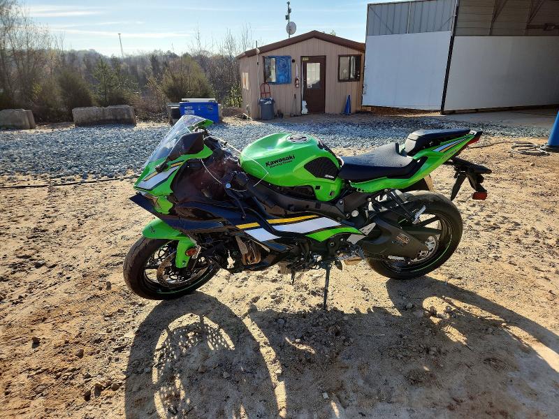 2025 Kawasaki Zx VIN JKBZXJK15SA009164 COPART salvage auction — SIDE, Salvage Title, sold $1,200 on 2026-07-30 (photo 3)