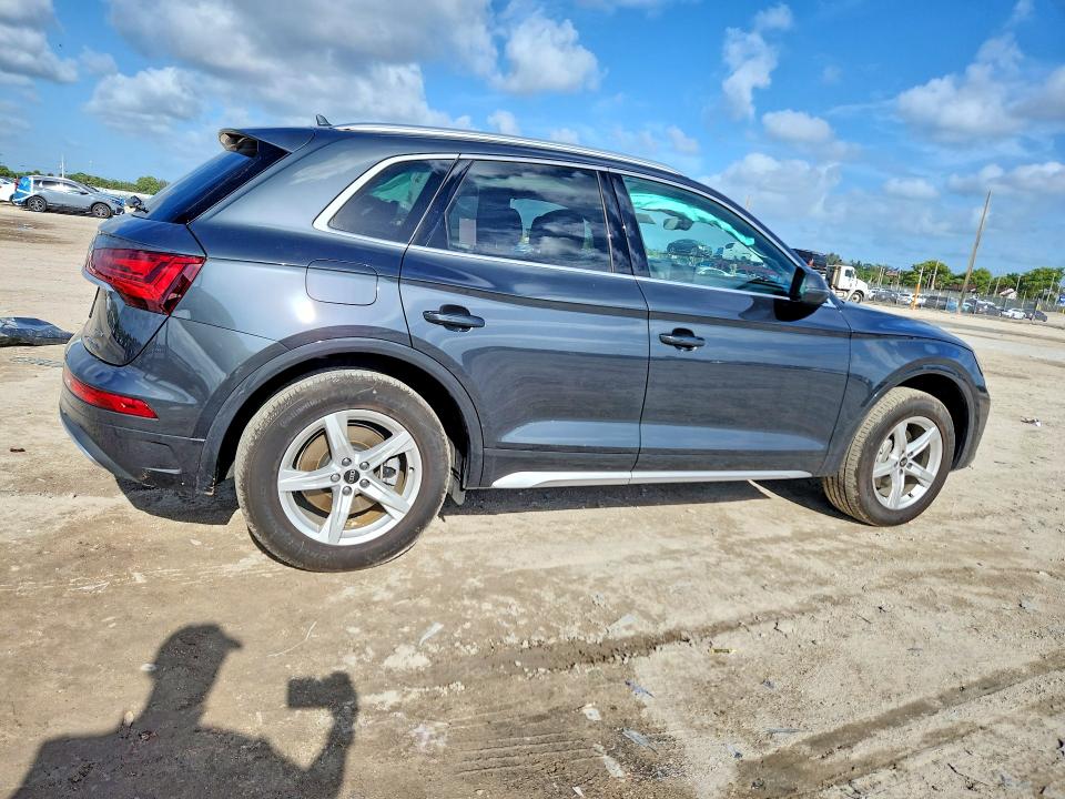 2024 Audi Q5 VIN WA1ABAFY8R2013303 COPART salvage auction — SIDE, Fl - Cert Of Title Slvg Rebuildable, sold $11,500 on 2026-07-09 (photo 3)
