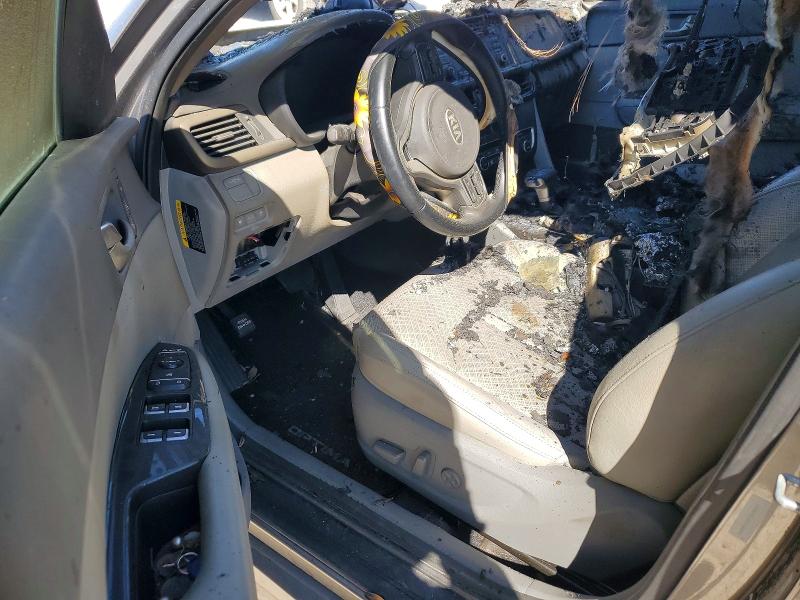 2016 Kia Optima VIN 5XXGU4L32GG045093 COPART salvage auction — ENGINE BURN, Tx - Salvage Vehicle Title, sold $200 on 2026-07-02 (photo 8)