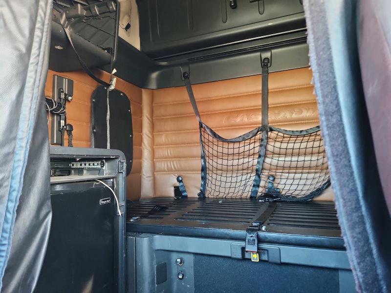 2022 Freightliner Cascadia 126 VIN 3AKJHHDR5NSNB4638 COPART salvage auction — ALL OVER, CA - SALVAGE CERTIFICATE, sold $5,625 on 2026-07-29 (photo 6)