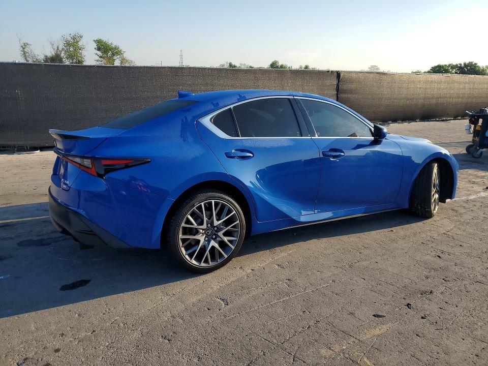 2021 Lexus Is VIN JTHC81F28M5044257 COPART salvage auction — SIDE, Fl - Cert Of Title Slvg Rebuildable, sold $4,900 on 2026-07-30 (photo 3)