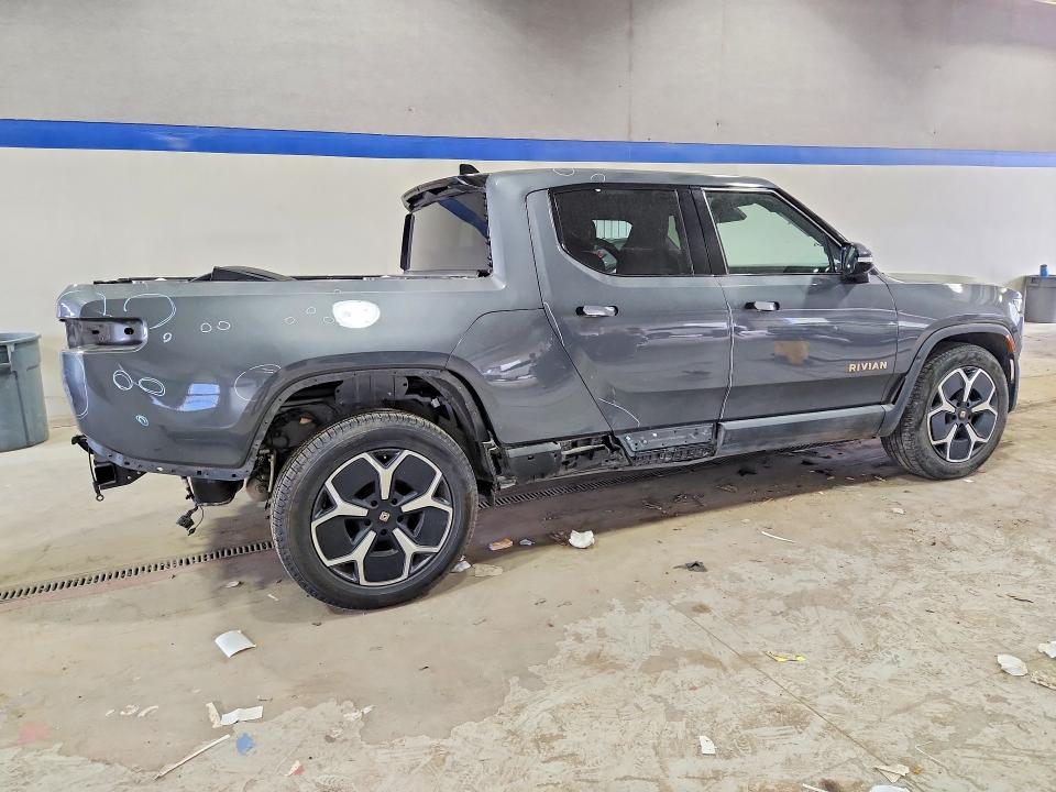 2022 Rivian R1t VIN 7FCTGAAA6NN007772 COPART salvage auction — REAR END, VA, sold $675 on 2026-08-28 (photo 3)