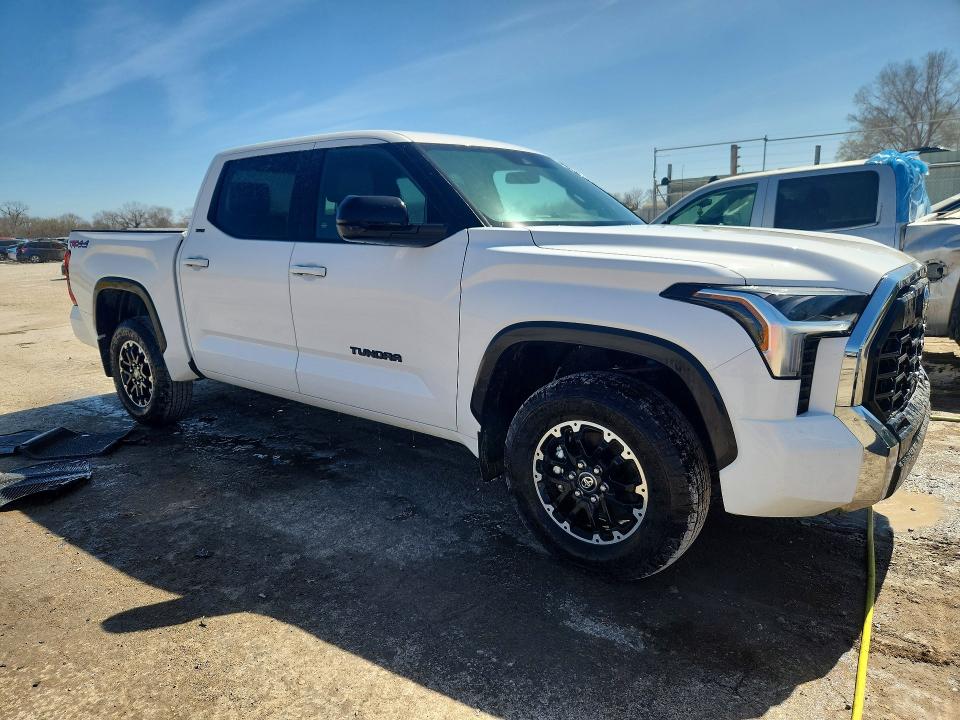 2025 Toyota Tundra VIN 5TFLA5DB2SX272188 COPART salvage auction — MECHANICAL, IN - CERTIFICATE OF TITLE, sold $31,500 on 2026-07-14 (photo 4)