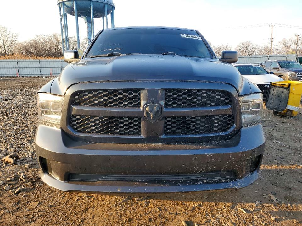 2015 Ram 1500 VIN 1C6RR6KT5FS584150 COPART salvage auction — VANDALISM, Il - Salvage Certificate, sold $4,100 on 2026-07-10 (photo 5)
