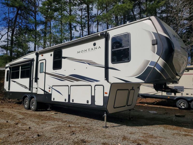 2021 Keystone Montana VIN 4YDF38529MA744641 COPART salvage auction — WATER/FLOOD, NC - SALVAGE CERT-WATER/FLOOD DAMAG, sold $6,800 on 2026-07-30 (photo 1)