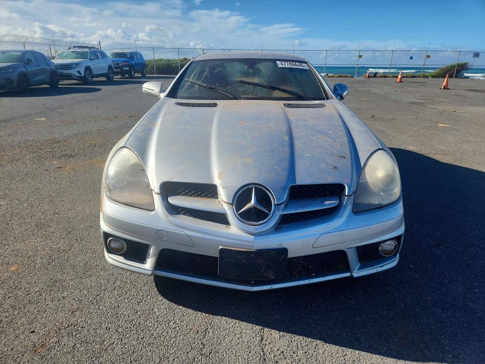 2010 Mercedes-benz Slk-klasse VIN WDBWK5EA4AF229247 COPART salvage auction — WATER/FLOOD, Hi - Certificate Of Salvage, sold $2 on 2026-07-20 (photo 5)