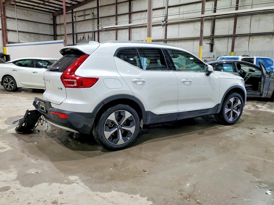 2025 Volvo Xc40 VIN YV4L12UE5S2589790 COPART salvage auction — REAR END, Ky - Cert Of Title-Salvage, sold $10,200 on 2026-07-15 (photo 3)