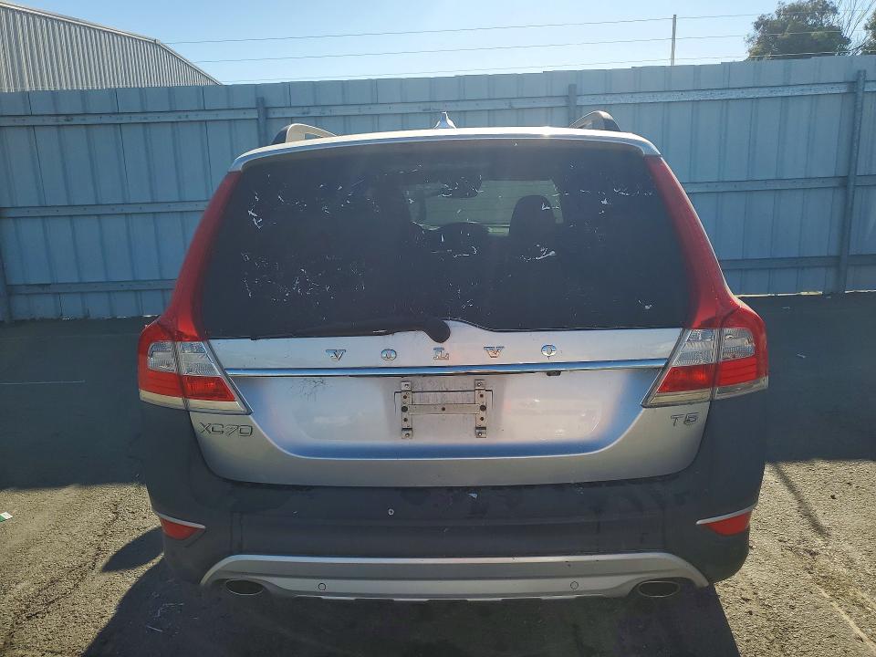 2016 Volvo VIN YV440MBK4G1247532 COPART salvage auction — MINOR DENT/SCRATCHES, Salvage Title, sold $3,750 on 2026-07-22 (photo 6)