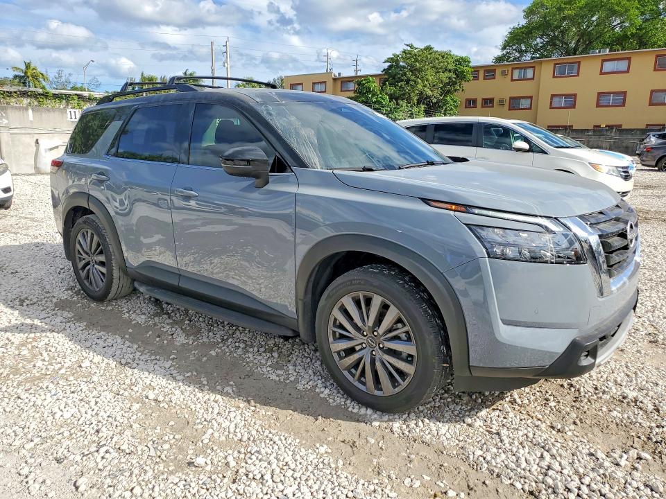 2025 Nissan Pathfinder VIN 5N1DR3CB5SC203923 COPART salvage auction — REAR END, Salvage Title, sold $9,000 on 2026-07-28 (photo 4)