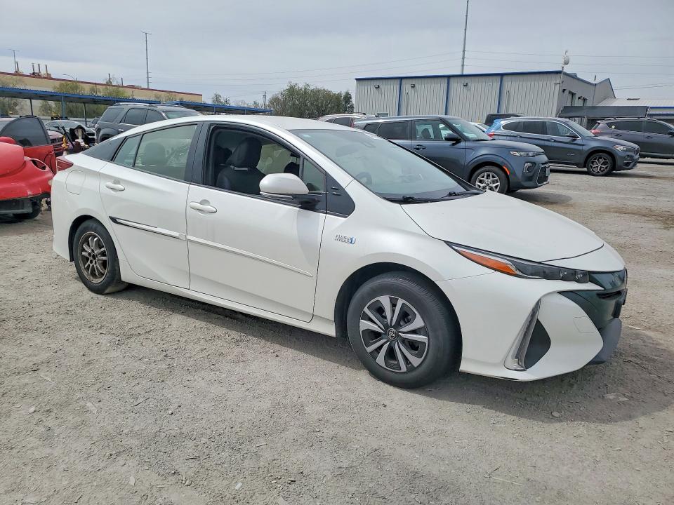 2018 Toyota Prius VIN JTDKARFP0J3101411 COPART salvage auction — SIDE, NV - SALVAGE TITLE, sold $6,300 on 2026-07-21 (photo 4)