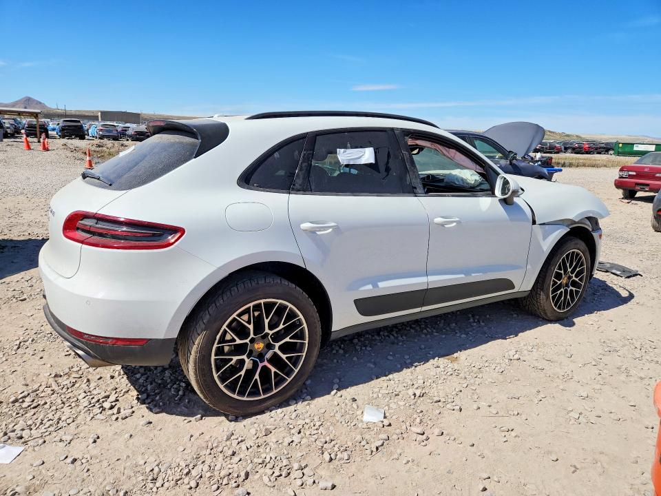 2017 Porsche Macan VIN WP1AB2A55HLB18204 COPART salvage auction — FRONT END, Salvage Title, sold $5,900 on 2026-09-25 (photo 3)