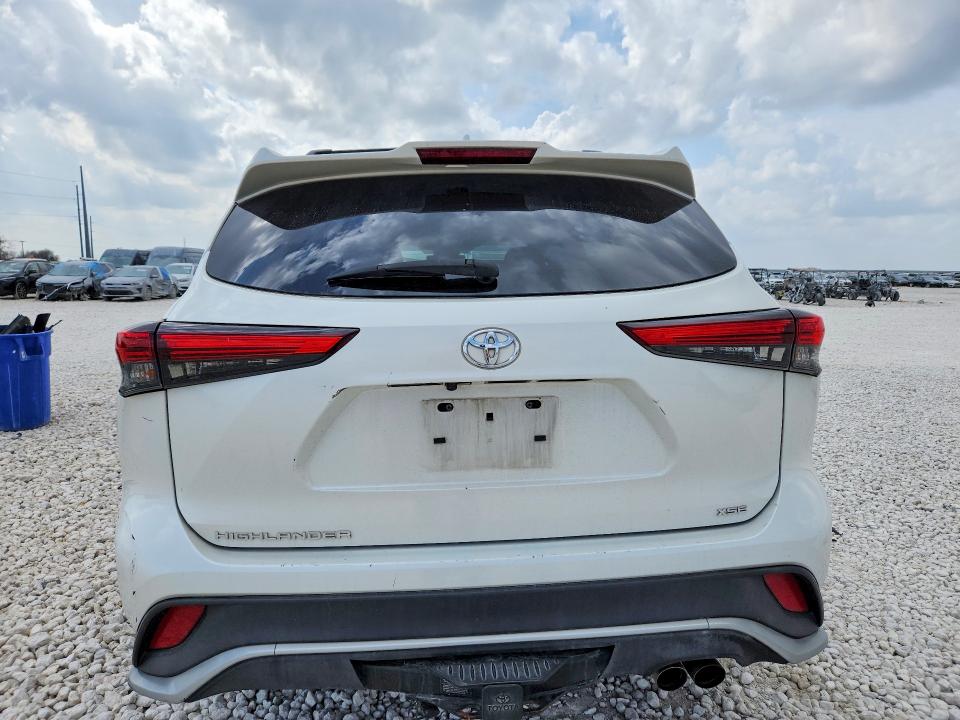 2021 Toyota Highlander VIN 5TDLZRAH1MS049612 COPART salvage auction — SIDE, TX - SALVAGE VEHICLE TITLE, sold $5,800 on 2026-07-23 (photo 6)
