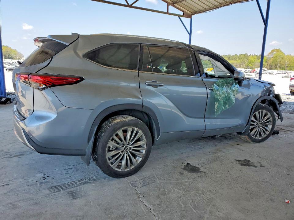 2020 Toyota Highlander VIN 5TDFZRBH8LS033465 COPART salvage auction — ROLLOVER, Ga - Cert Of Title-Salvage, sold $10,000 on 2026-07-02 (photo 3)