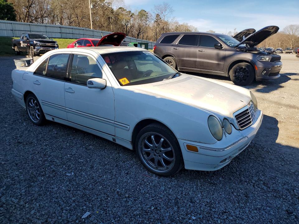 2000 Mercedes-benz E-class VIN WDBJF65J7YB082721 COPART salvage auction — HAIL, NC - UNREGISTERABLE CERT OF TITLE, sold $275 on 2026-07-08 (photo 4)