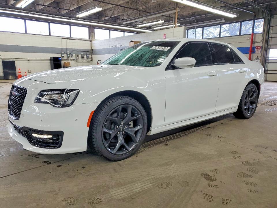2023 Chrysler 300 VIN 2C3CCABT0PH628362 COPART salvage auction — MINOR DENT/SCRATCHES, Il - Certificate Of Title, sold $22,250 on 2026-09-22 (photo 1)