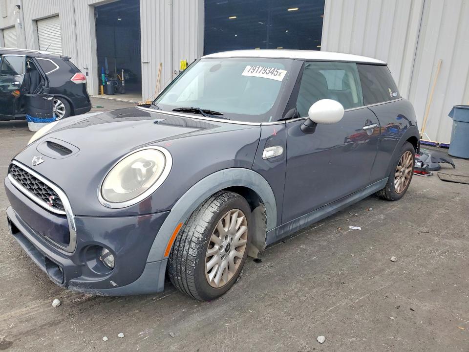 2015 Mini Cooper VIN WMWXP7C51F2A35511 COPART salvage auction — REAR END, Fl - Cert Of Title Slvg Rebuildable, sold $1,500 on 2026-08-03 (photo 1)