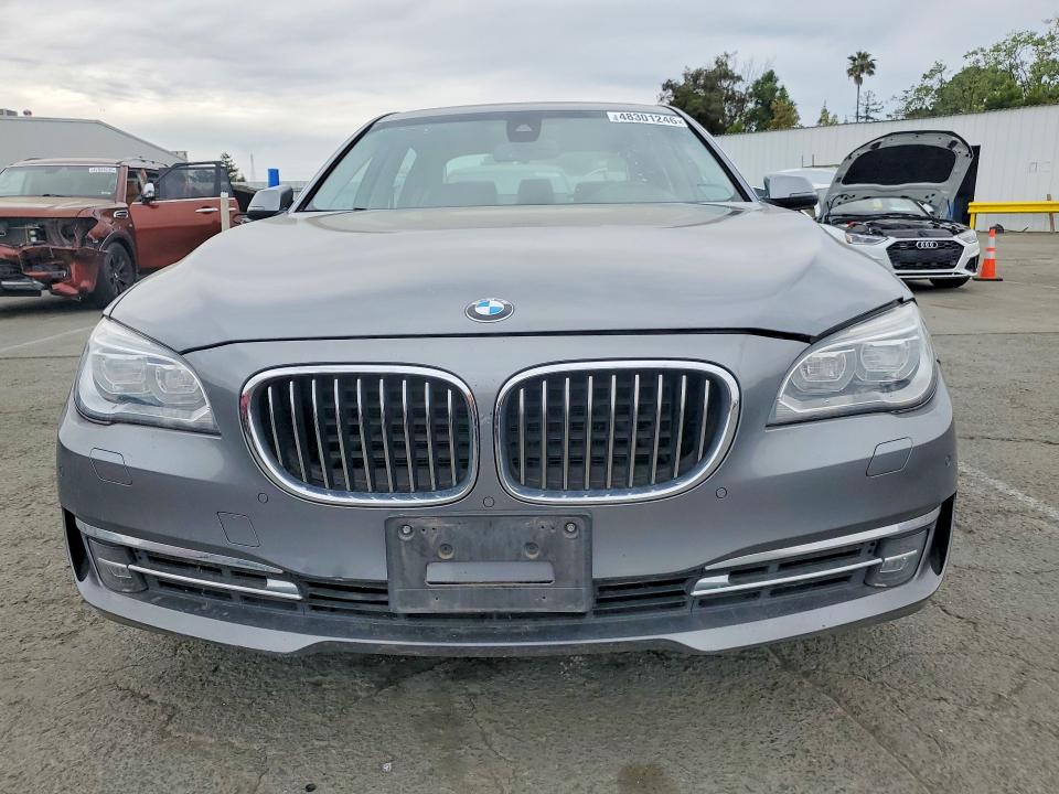 2014 BMW 7er VIN WBAYE8C52ED135424 COPART salvage auction — MINOR DENT/SCRATCHES, Ca - Dis/Dlr/Exp Only Clean Title, sold $2,700 on 2026-07-27 (photo 5)