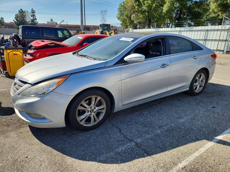 2013 Hyundai Sonata VIN 5NPEC4AC0DH662067 COPART salvage auction — MINOR DENT/SCRATCHES, Ca - Dis/Dlr/Exp Only Clean Title, sold $950 on 2026-07-28 (photo 1)