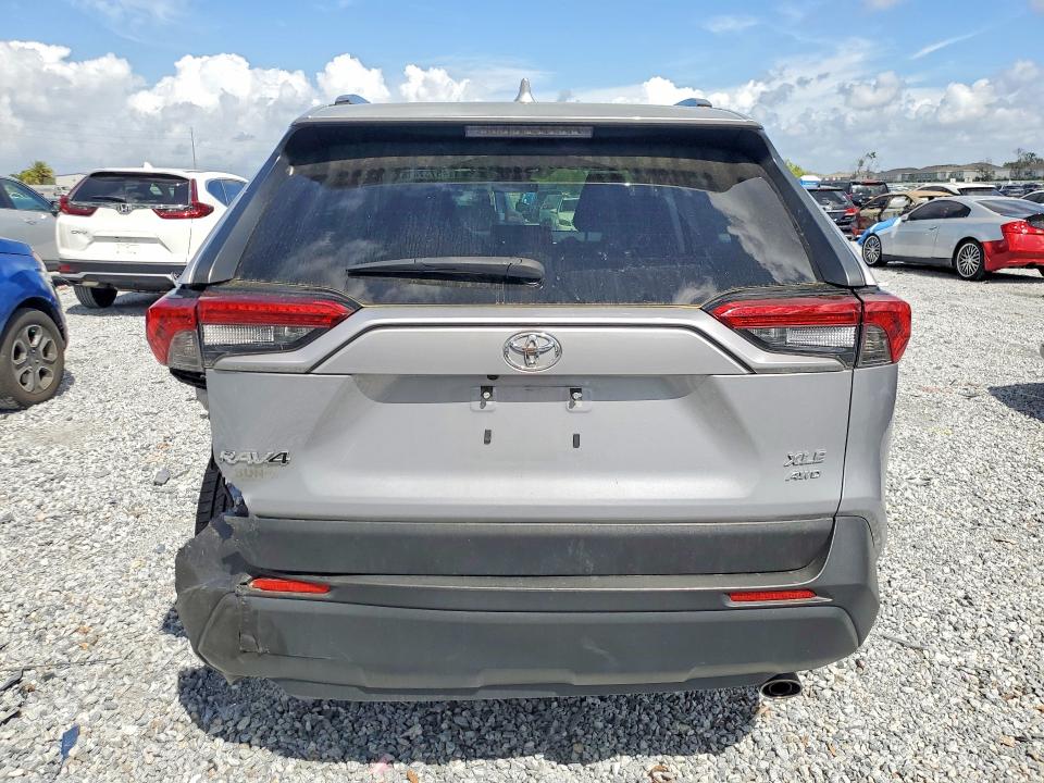 2019 Toyota Rav4 VIN JTMP1RFV4KD523925 COPART salvage auction — REAR END, Fl - Cert Of Title Slvg Rebuildable, sold $1,200 on 2026-07-24 (photo 6)