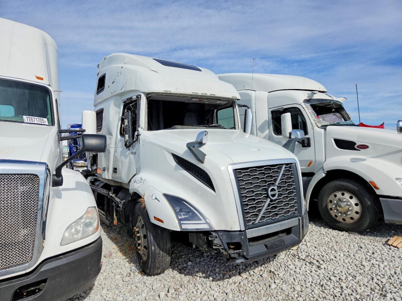 2023 Volvo VNL VIN 4V4NC9EH4PN619153 — COPART salvage auction photo