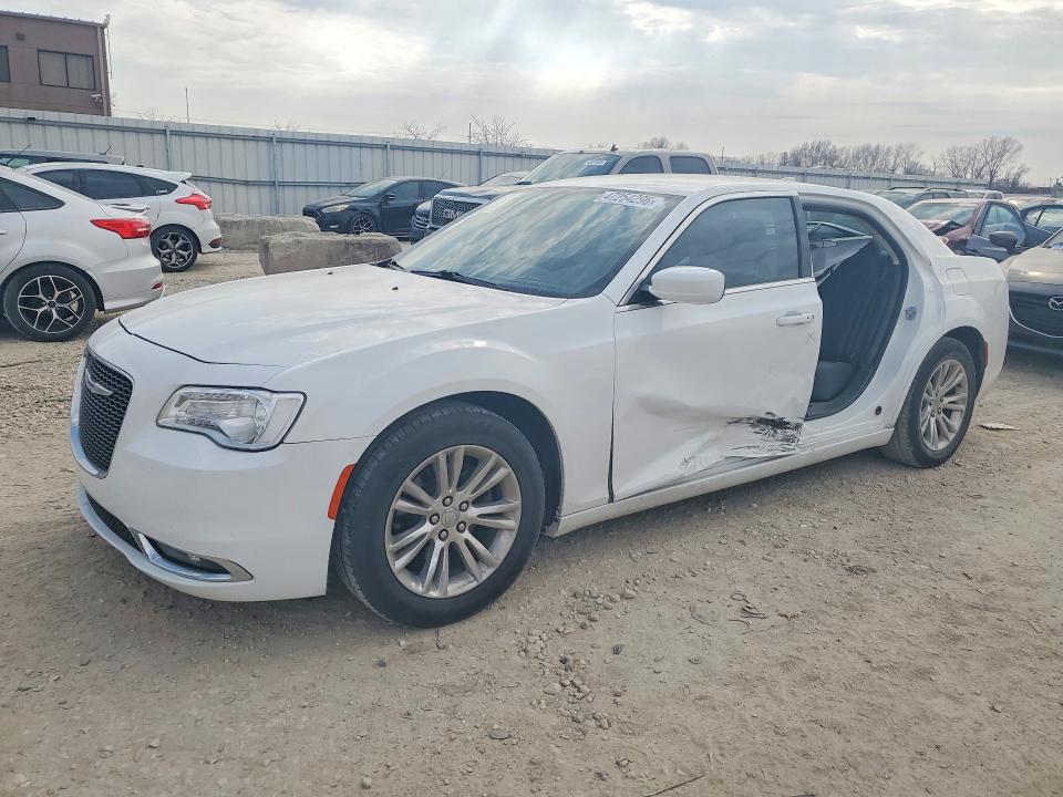 2019 Chrysler 300 VIN 2C3CCAAG6KH755419 COPART salvage auction — SIDE, Mo - Salvage Certificate Of Title, sold $6,200 on 2026-07-09 (photo 1)