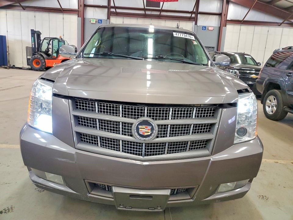 2013 Cadillac Escalade esv VIN 1GYS4JEF6DR312271 COPART salvage auction — MINOR DENT/SCRATCHES, Ma - Certificate Of Title, sold $3,500 on 2026-07-09 (photo 5)