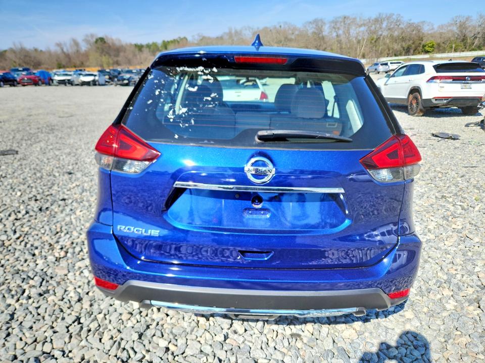 2017 Nissan Rogue VIN KNMAT2MT8HP584680 COPART salvage auction — SIDE, Salvage Title, sold $825 on 2026-07-30 (photo 6)