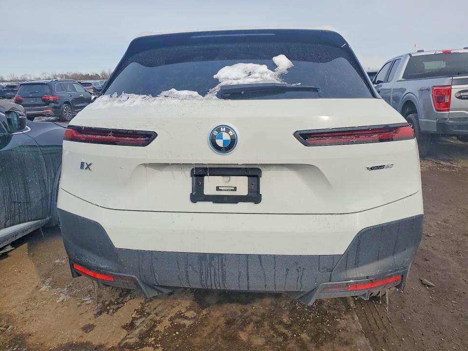 2023 BMW Ix VIN WB523CF08PCM08193 COPART salvage auction — UNDERCARRIAGE, Il - Salvage Certificate, sold $24,700 on 2026-07-28 (photo 6)